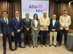 Representantes de directivas en Foro CAPAC